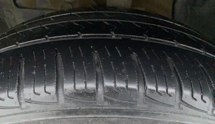 2019 Maruti Vitara Brezza VDI AMT, Diesel, Automatic, 30,326 km, Right Rear Tyre Tread