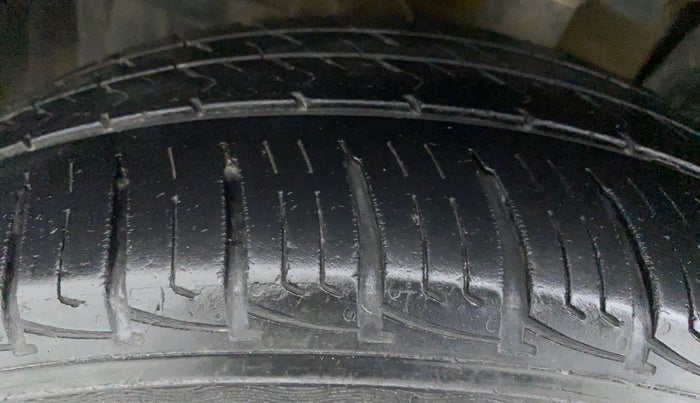 2019 Maruti Vitara Brezza VDI AMT, Diesel, Automatic, 30,326 km, Right Front Tyre Tread