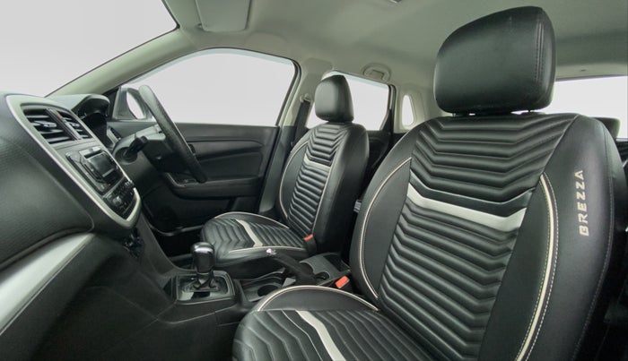 2019 Maruti Vitara Brezza VDI AMT, Diesel, Automatic, 30,326 km, Right Side Front Door Cabin