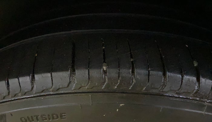 2017 Maruti Dzire ZDI PLUS AMT, Diesel, Automatic, 1,29,277 km, Left Rear Tyre Tread
