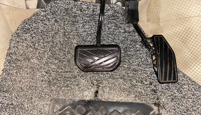 2017 Maruti Dzire ZDI PLUS AMT, Diesel, Automatic, 1,29,277 km, Pedals