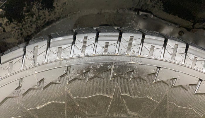 2021 Mahindra Thar LX PETROL HT 4WD AT, Petrol, Automatic, 35,823 km, Left Front Tyre Tread