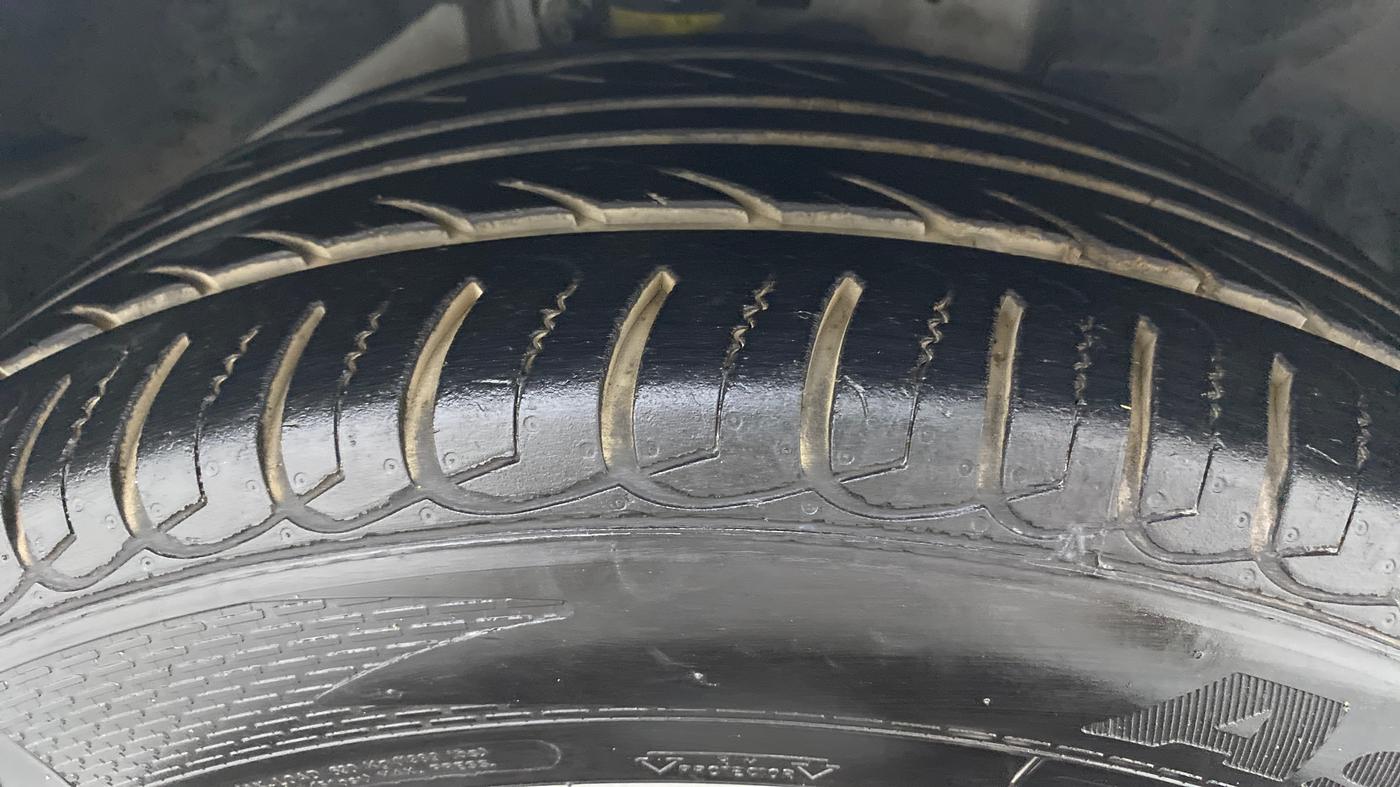 2020 Ford Ecosport 1.5 TITANIUM PLUS TI VCT AT, Petrol, Automatic, 24,054 km, Right Front Tyre Tread