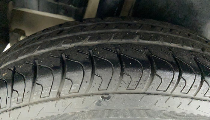 2017 Maruti Swift VDI ABS, Diesel, Manual, 98,584 km, Right Rear Tyre Tread