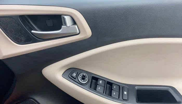2019 Hyundai Elite i20 ASTA 1.2 (O), Petrol, Manual, 25,671 km, Driver Side Door Panels Control