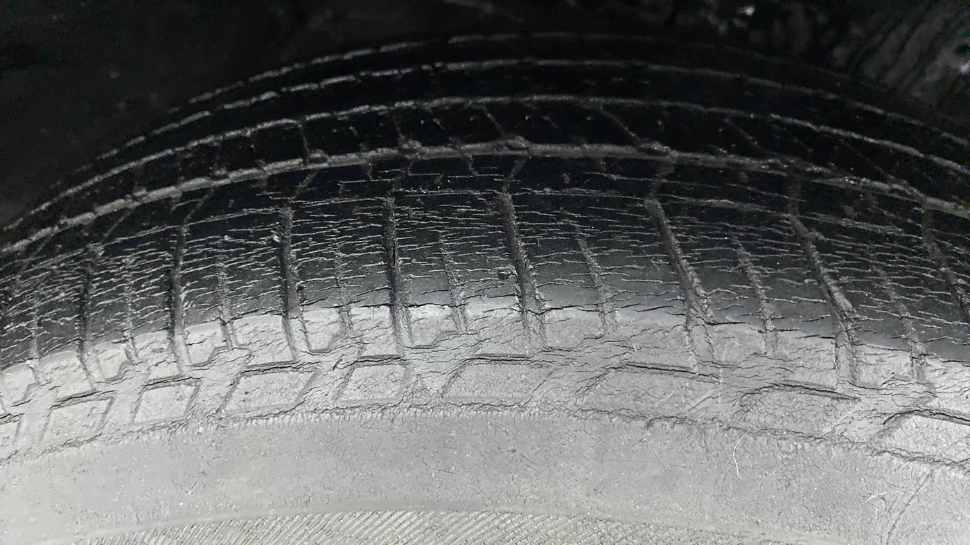 2015 Honda CRV 2.0 2WD AT, Petrol, Automatic, 74,345 km, Right Front Tyre Tread