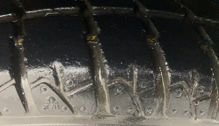 2012 Hyundai Eon MAGNA +, Petrol, Manual, 73,444 km, Right Front Tyre Tread