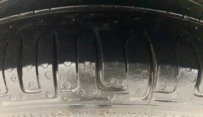 2012 Hyundai Eon MAGNA +, Petrol, Manual, 73,444 km, Right Rear Tyre Tread