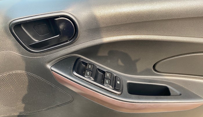 2020 Ford FREESTYLE TITANIUM 1.2 PETROL, Petrol, Manual, 40,975 km, Driver Side Door Panels Control