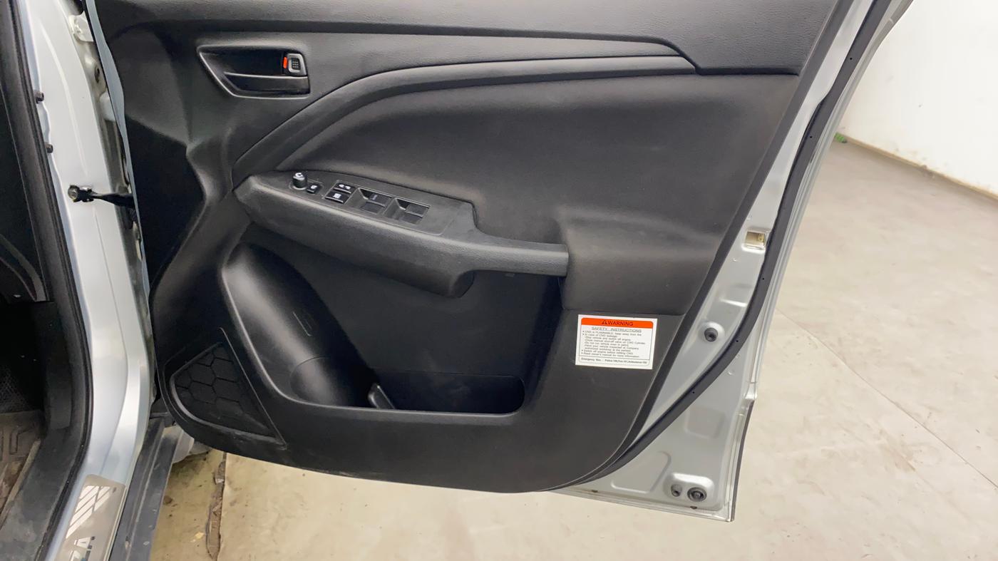 2024 Maruti BREZZA VXI S-CNG, CNG, Manual, 29,470 km, Driver Side Door Panels Control