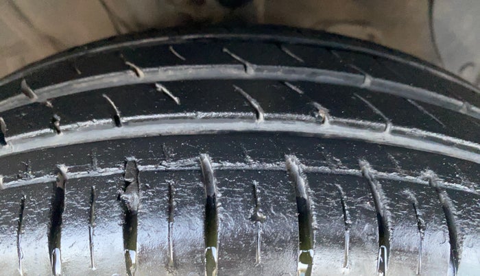 2022 Hyundai GRAND I10 NIOS SPORTZ 1.2 KAPPA VTVT, Petrol, Manual, 25,069 km, Right Front Tyre Tread