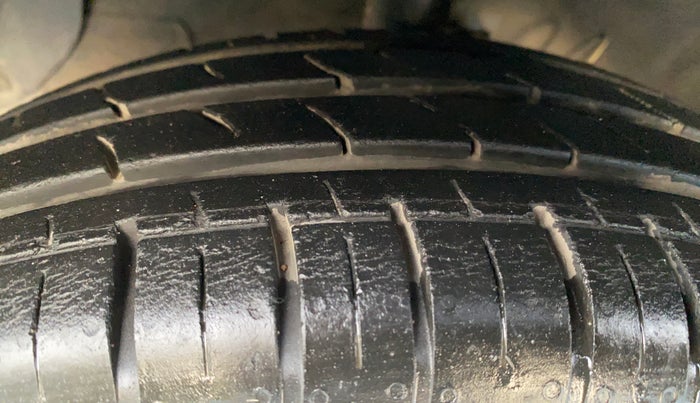 2022 Hyundai GRAND I10 NIOS SPORTZ 1.2 KAPPA VTVT, Petrol, Manual, 25,069 km, Left Front Tyre Tread