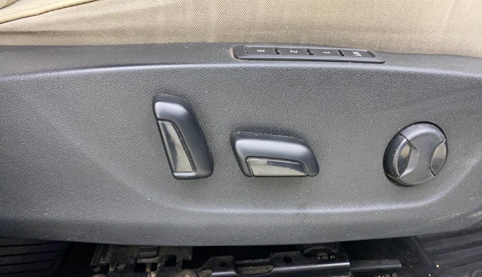 2021 Skoda Octavia STYLE 2.0, Petrol, Automatic, 94,384 km, Driver Side Adjustment Panel