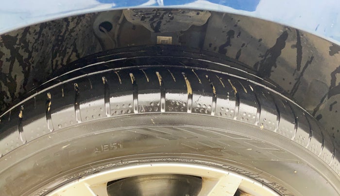 2021 Skoda Octavia STYLE 2.0, Petrol, Automatic, 94,384 km, Right Front Tyre Tread