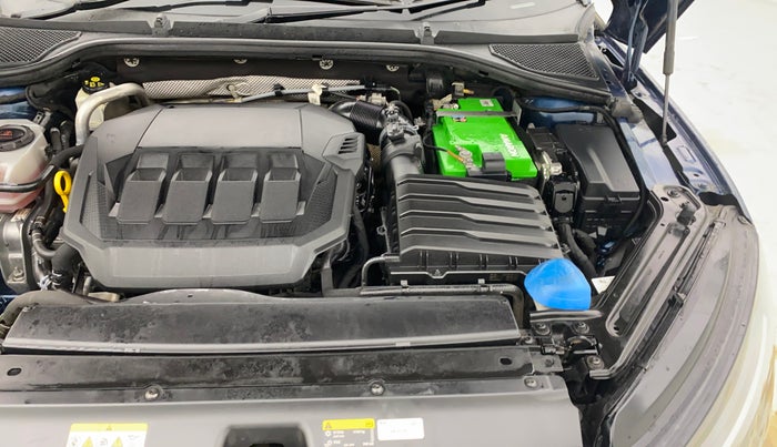 2021 Skoda Octavia STYLE 2.0, Petrol, Automatic, 94,384 km, Engine View - Left