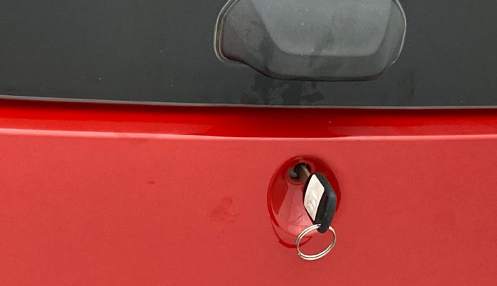 2012 Honda Brio S MT, Petrol, Manual, 60,344 km, Lock system - Boot door not opening through lever