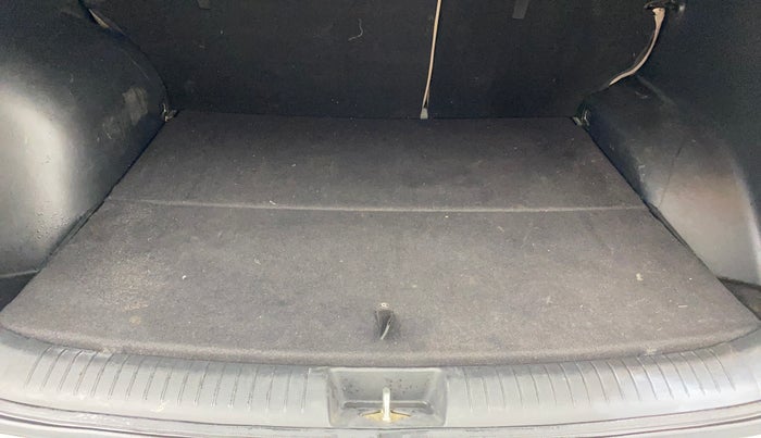 2017 Hyundai Creta SX PLUS AT 1.6 PETROL, Petrol, Automatic, 73,507 km, Boot Inside