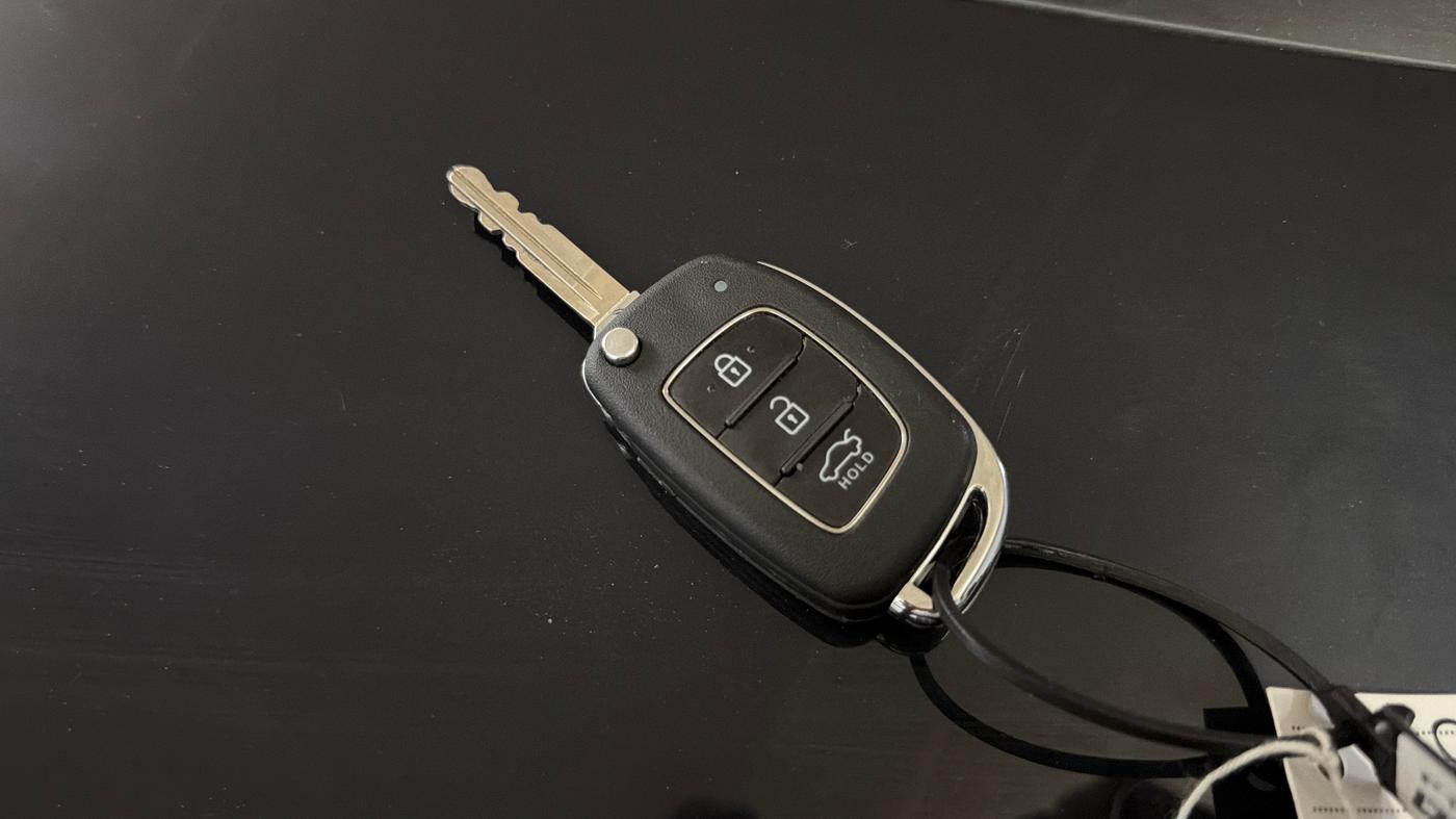 2026 Hyundai AURA S 1.2 CNG, CNG, Manual, 591 km, Key Close Up