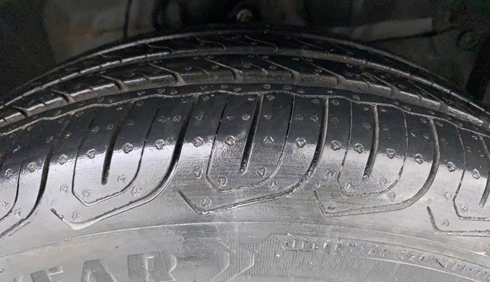 2015 Honda Jazz 1.2L I-VTEC V AT, Petrol, Automatic, 60,894 km, Right Front Tyre Tread