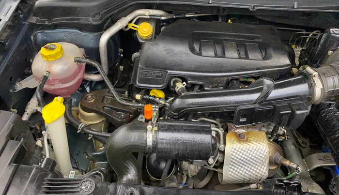 2019 Mahindra XUV300 W8 (O) 1.2 PETROL, Petrol, Manual, 50,713 km, Engine View - Right