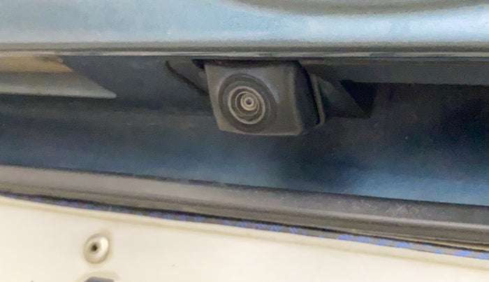 2019 Mahindra XUV300 W8 (O) 1.2 PETROL, Petrol, Manual, 50,713 km, Parking Camera