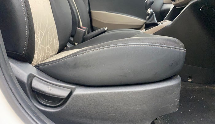 2016 Hyundai Grand i10 SPORTZ 1.2 KAPPA VTVT, Petrol, Manual, 73,649 km, Driver Side Adjustment Panel