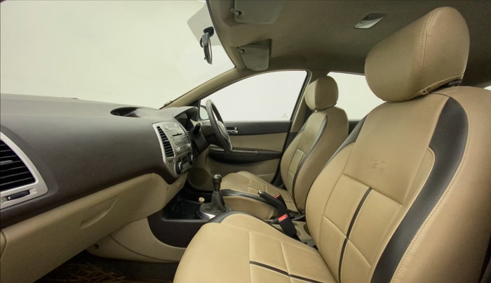2011 Hyundai i20 MAGNA (O) 1.2, Petrol, Manual, 33,644 km, Right Side Front Door Cabin