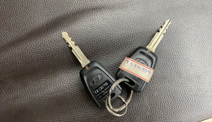 2016 Hyundai Grand i10 SPORTZ 1.2 KAPPA VTVT, Petrol, Manual, 51,279 km, Key Close Up