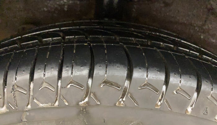 2016 Hyundai Grand i10 SPORTZ 1.2 KAPPA VTVT, Petrol, Manual, 51,279 km, Right Rear Tyre Tread