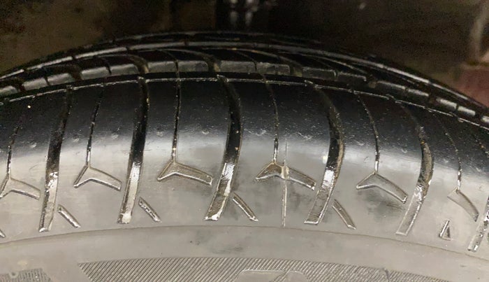 2016 Hyundai Grand i10 SPORTZ 1.2 KAPPA VTVT, Petrol, Manual, 51,279 km, Right Front Tyre Tread