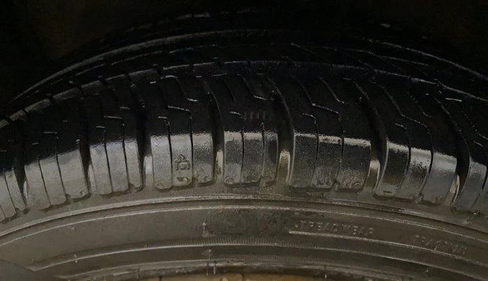 2014 Maruti Celerio VXI, Petrol, Manual, 49,061 km, Left Front Tyre Tread