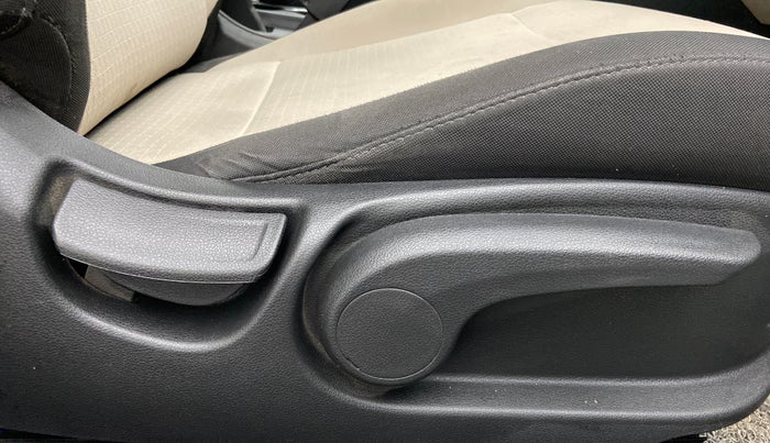2017 Hyundai Verna 1.6 CRDI SX + AT, Diesel, Automatic, 62,303 km, Driver Side Adjustment Panel