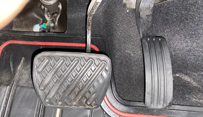 2018 Renault Duster RXS CVT, Petrol, Automatic, 30,921 km, Pedals