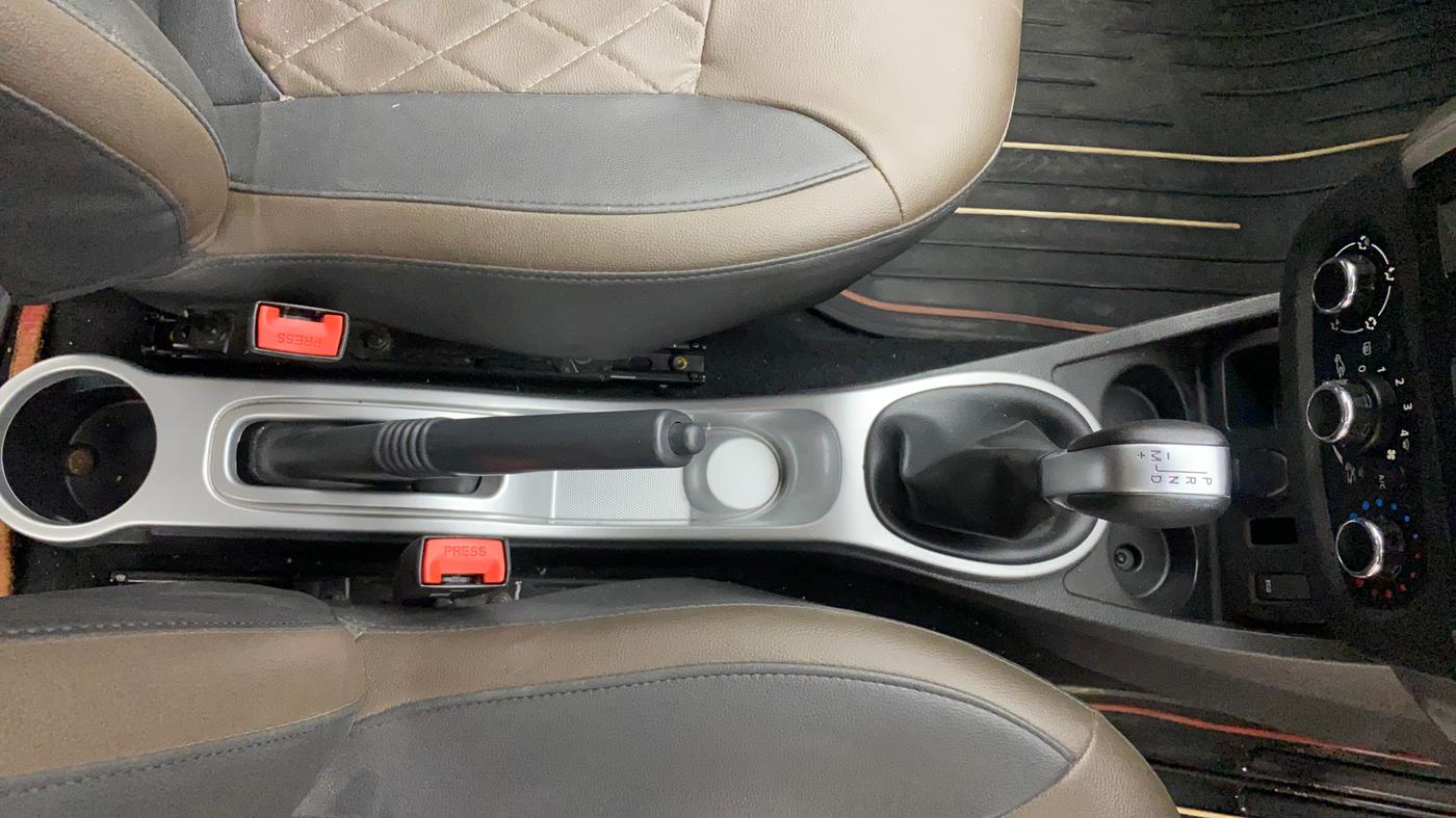 2018 Renault Duster RXS CVT, Petrol, Automatic, 30,921 km, Gear Lever