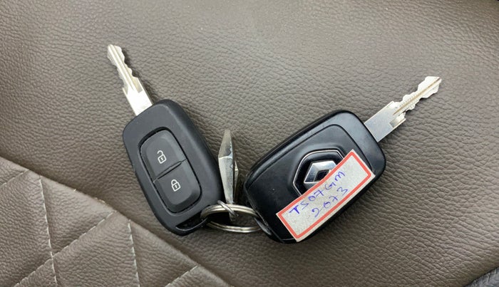 2018 Renault Duster RXS CVT, Petrol, Automatic, 30,921 km, Key Close Up