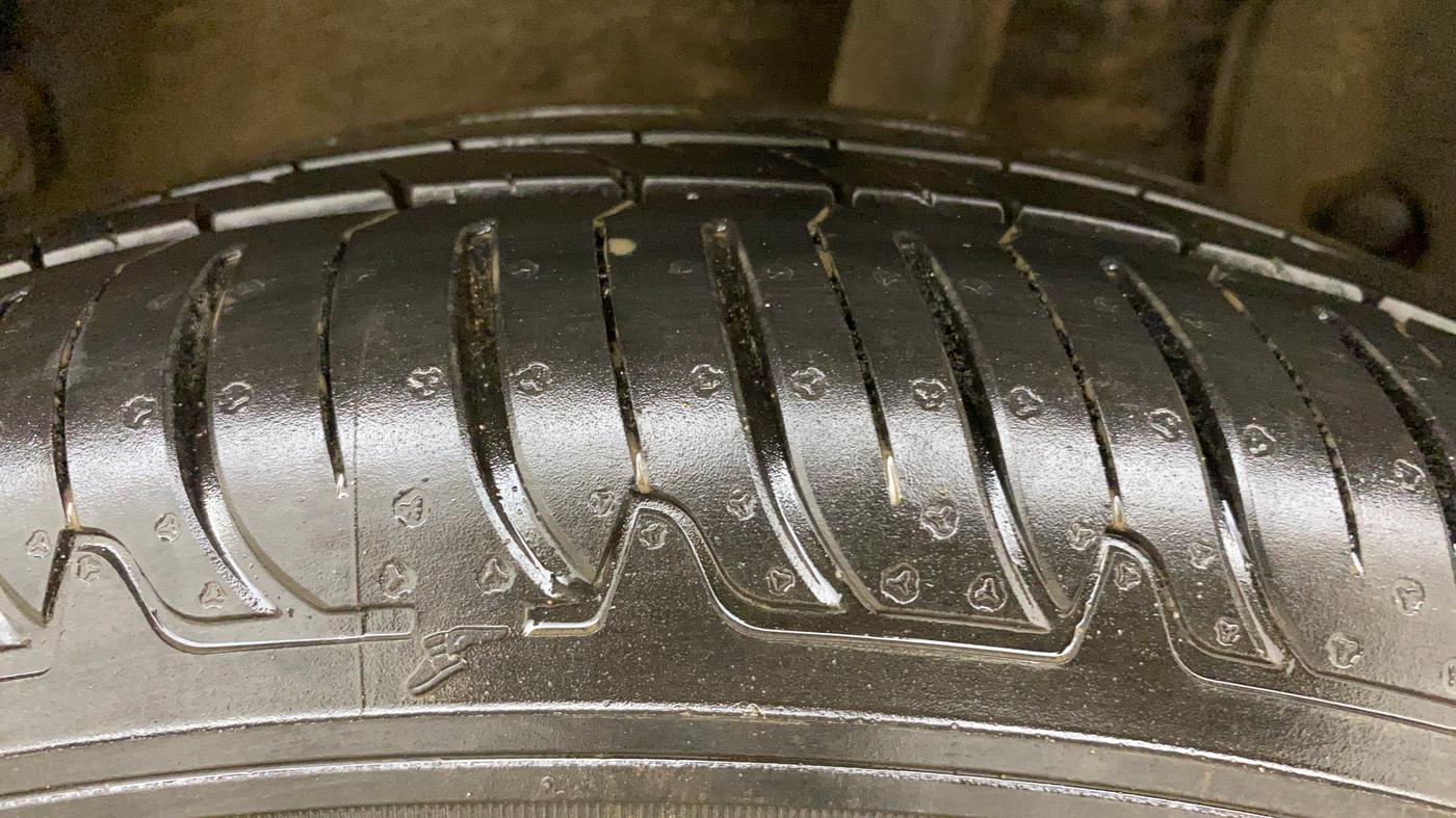2018 Renault Duster RXS CVT, Petrol, Automatic, 30,921 km, Left Rear Tyre Tread