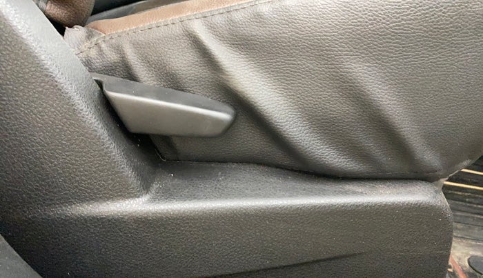 2018 Renault Duster RXS CVT, Petrol, Automatic, 30,921 km, Driver Side Adjustment Panel