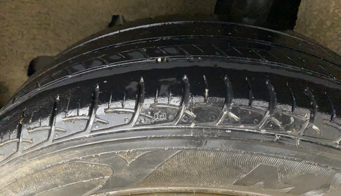 2017 Maruti Baleno DELTA PETROL 1.2, Petrol, Manual, 64,565 km, Left Rear Tyre Tread