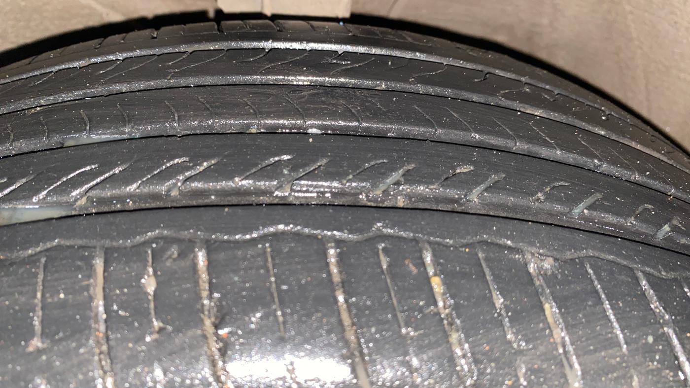 2024 Toyota Urban Cruiser Taisor V 1.0 Petrol AT, Petrol, Automatic, 26,999 km, Left Front Tyre Tread