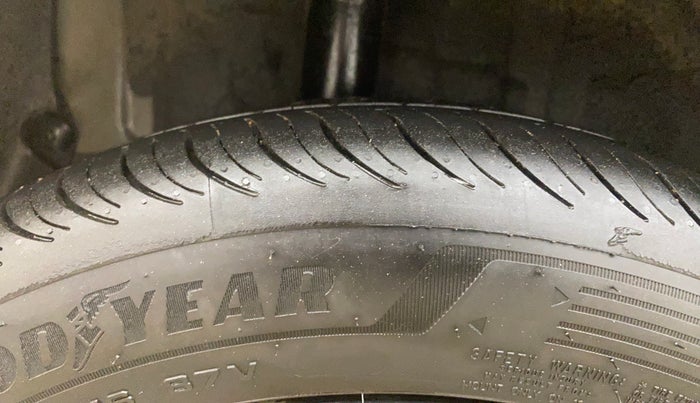 2021 Hyundai NEW I20 SPORTZ 1.2 AT, Petrol, Automatic, 58,277 km, Right Rear Tyre Tread