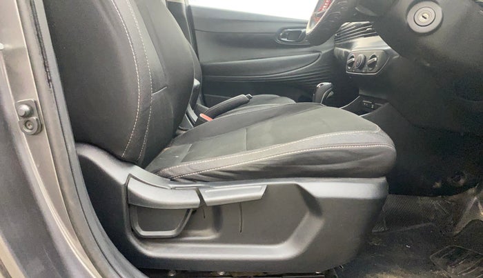 2021 Hyundai NEW I20 SPORTZ 1.2 AT, Petrol, Automatic, 58,277 km, Driver Side Adjustment Panel