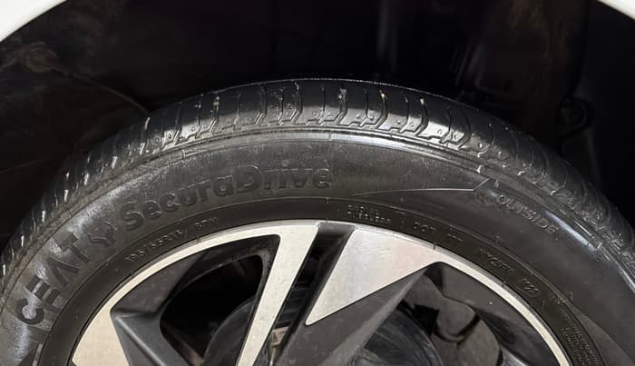 2022 Hyundai NEW I20 ASTA (O) 1.2 MT, Petrol, Manual, 16,688 km, Left Rear Tyre Tread