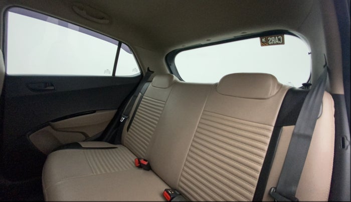 2018 Hyundai Grand i10 MAGNA 1.2 KAPPA VTVT, Petrol, Manual, 31,578 km, Right Side Rear Door Cabin