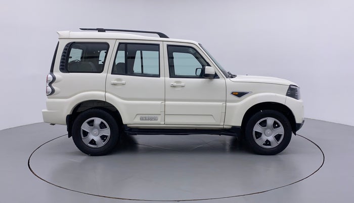 2015 Mahindra Scorpio S6 PLUS, Diesel, Manual, 79,402 km, Right Side View