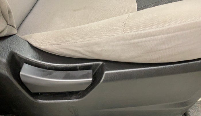 2015 Mahindra Scorpio S6 PLUS, Diesel, Manual, 79,402 km, Driver Side Adjustment Panel