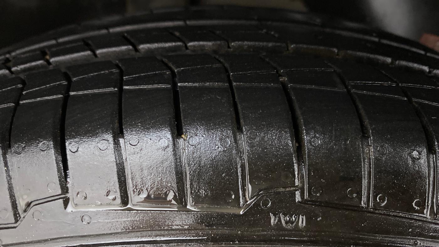 2010 Maruti Swift VXI, Petrol, Manual, 82,669 km, Right Rear Tyre Tread
