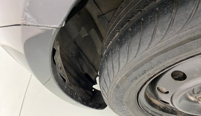 2010 Maruti Swift VXI, Petrol, Manual, 82,669 km, Left fender - Lining loose