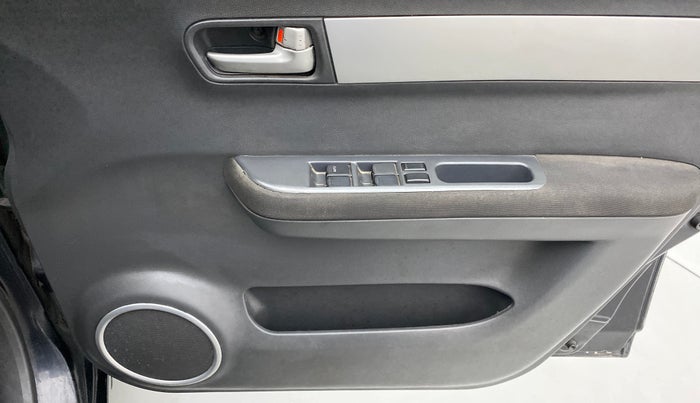 2010 Maruti Swift VXI, Petrol, Manual, 82,669 km, Driver Side Door Panels Control