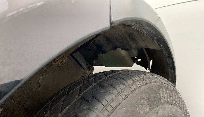 2010 Maruti Swift VXI, Petrol, Manual, 82,669 km, Right fender - Lining loose