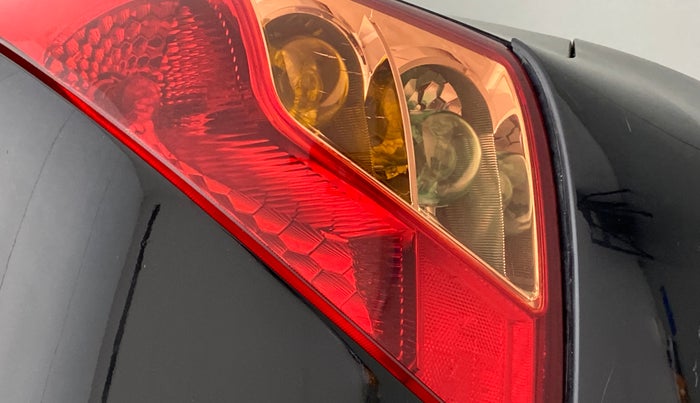 2010 Maruti Swift VXI, Petrol, Manual, 82,669 km, Right tail light - Reverse gear light not functional